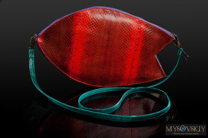 Дизайнерская женская сумочка из натуральной кожи змеи Akula красная