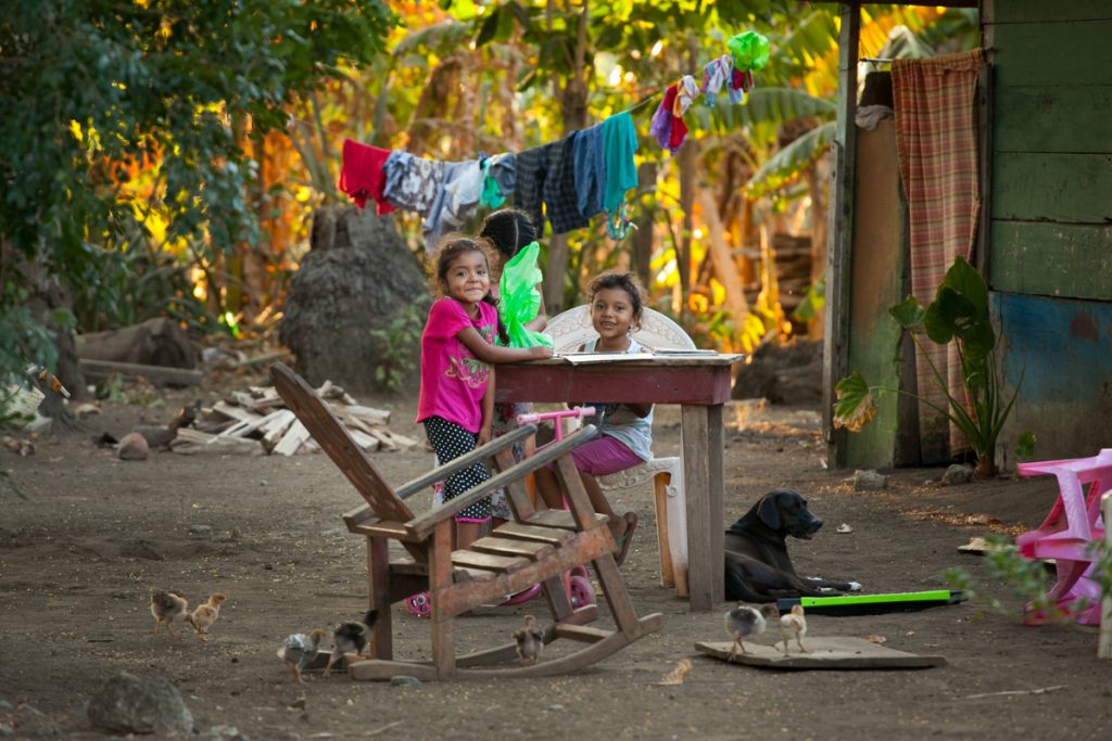 Местные детишки из Коста Рики