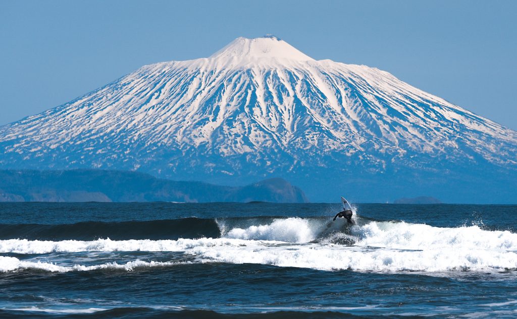 Серфинг на острове Кунашир. Курилы — Тихий Океан.