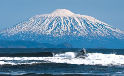Серфинг на острове Кунашир. Курилы — Тихий Океан.