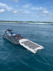 Сани-плот для гидроцикла используют серферы на Бали
