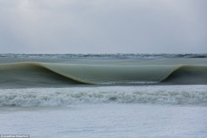 Замерзшие волны для серфинга