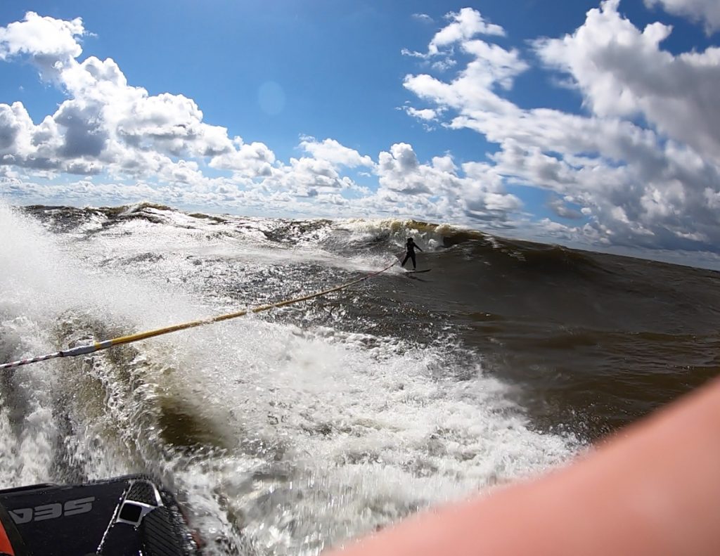 серфинг, большие волны, финский залив, тоу ин, гидроцикл